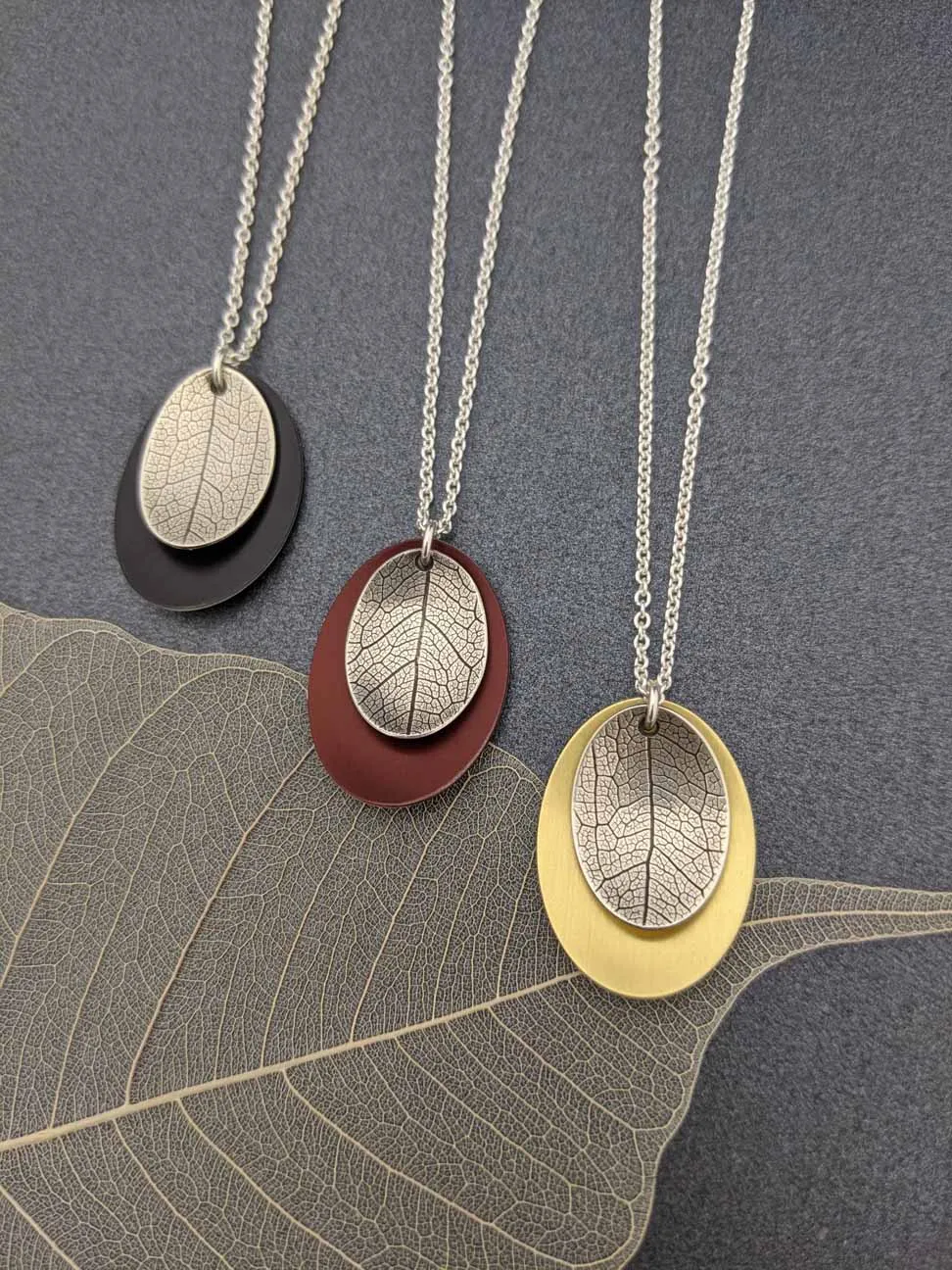 AUTUMN - small leaf necklace