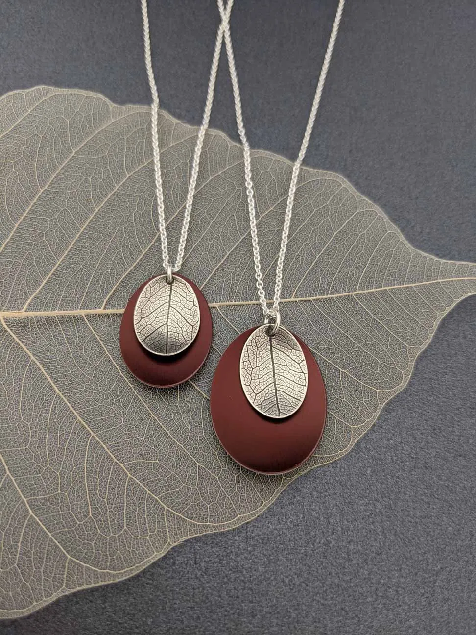 AUTUMN - small leaf necklace