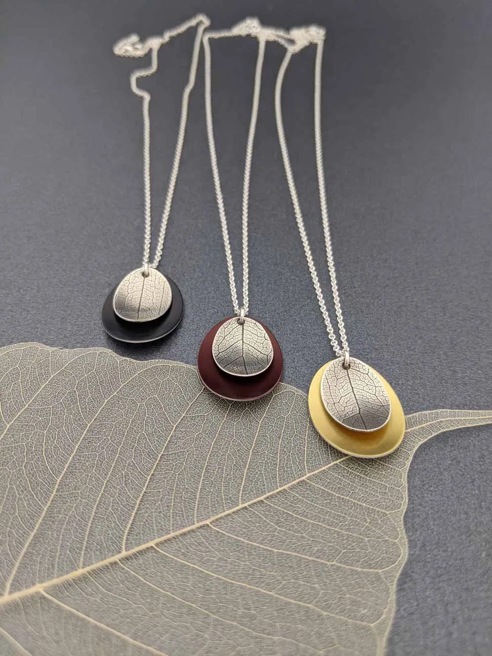 AUTUMN - small leaf necklace