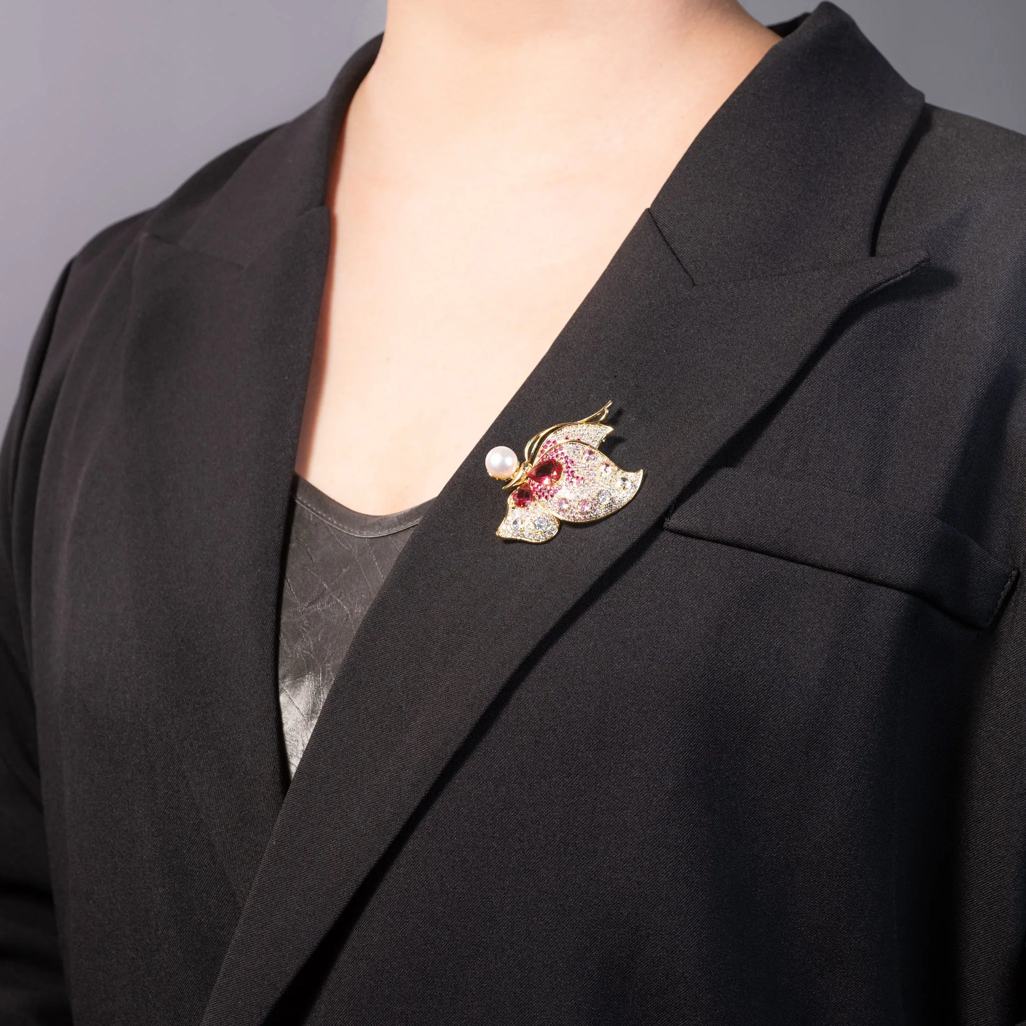 Butterfly Brooch Pin with Pearl and Pink CZ Jewelry in Yellow gold over Brass
