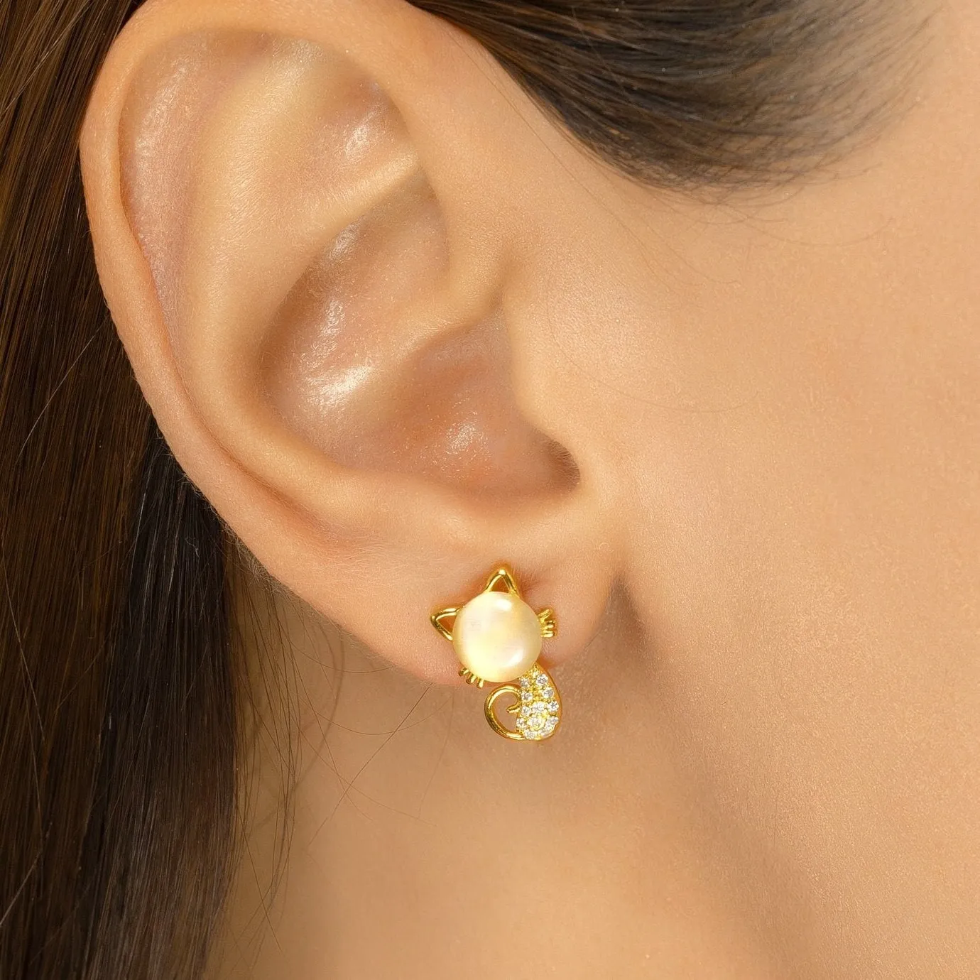 Cat studs gold