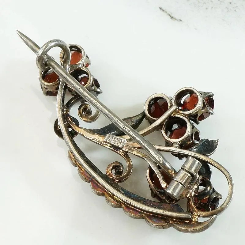 Jaunty Little Garnet & Pearl Nosegay Brooch