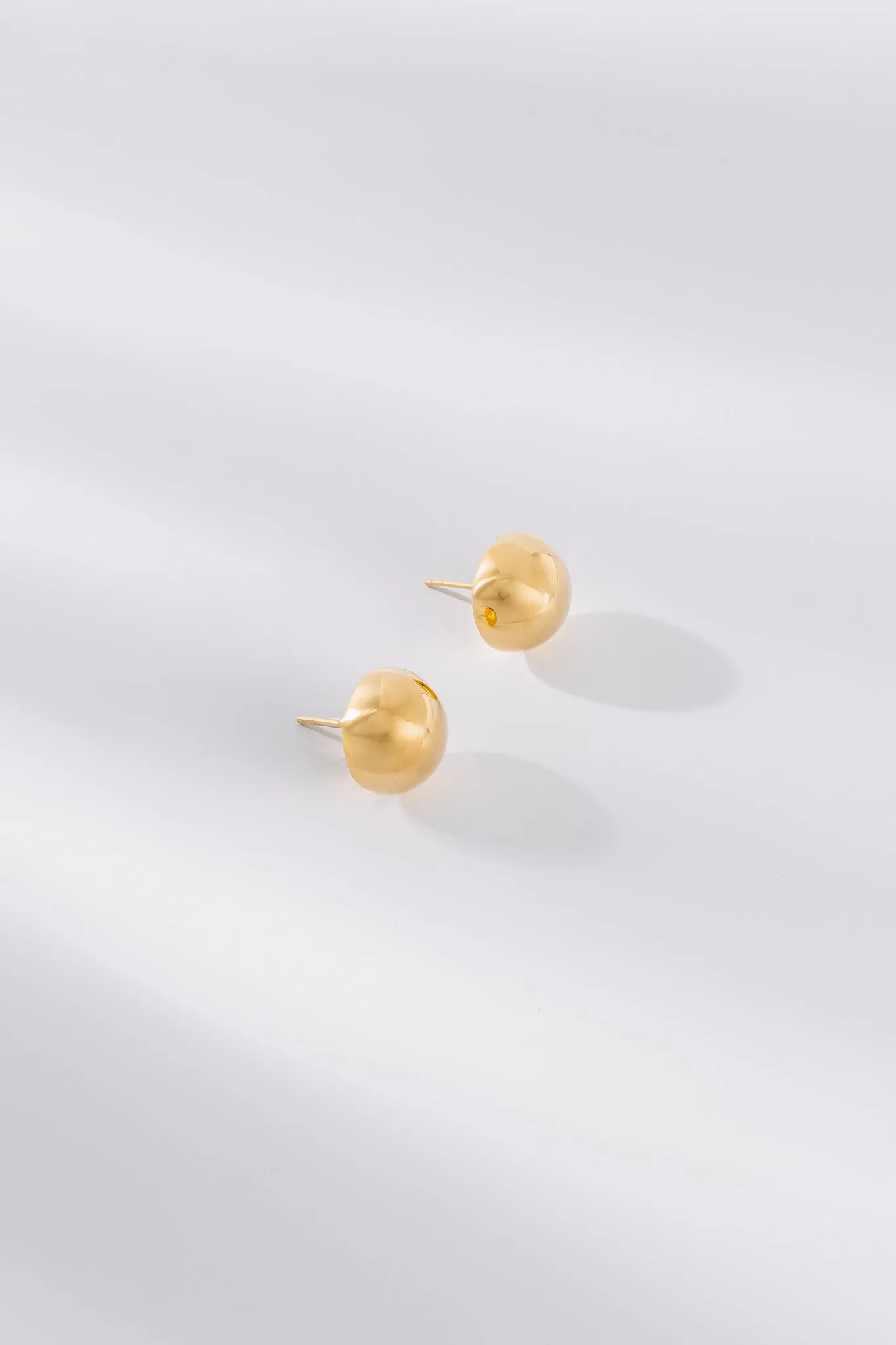 MARGOT | STUDS