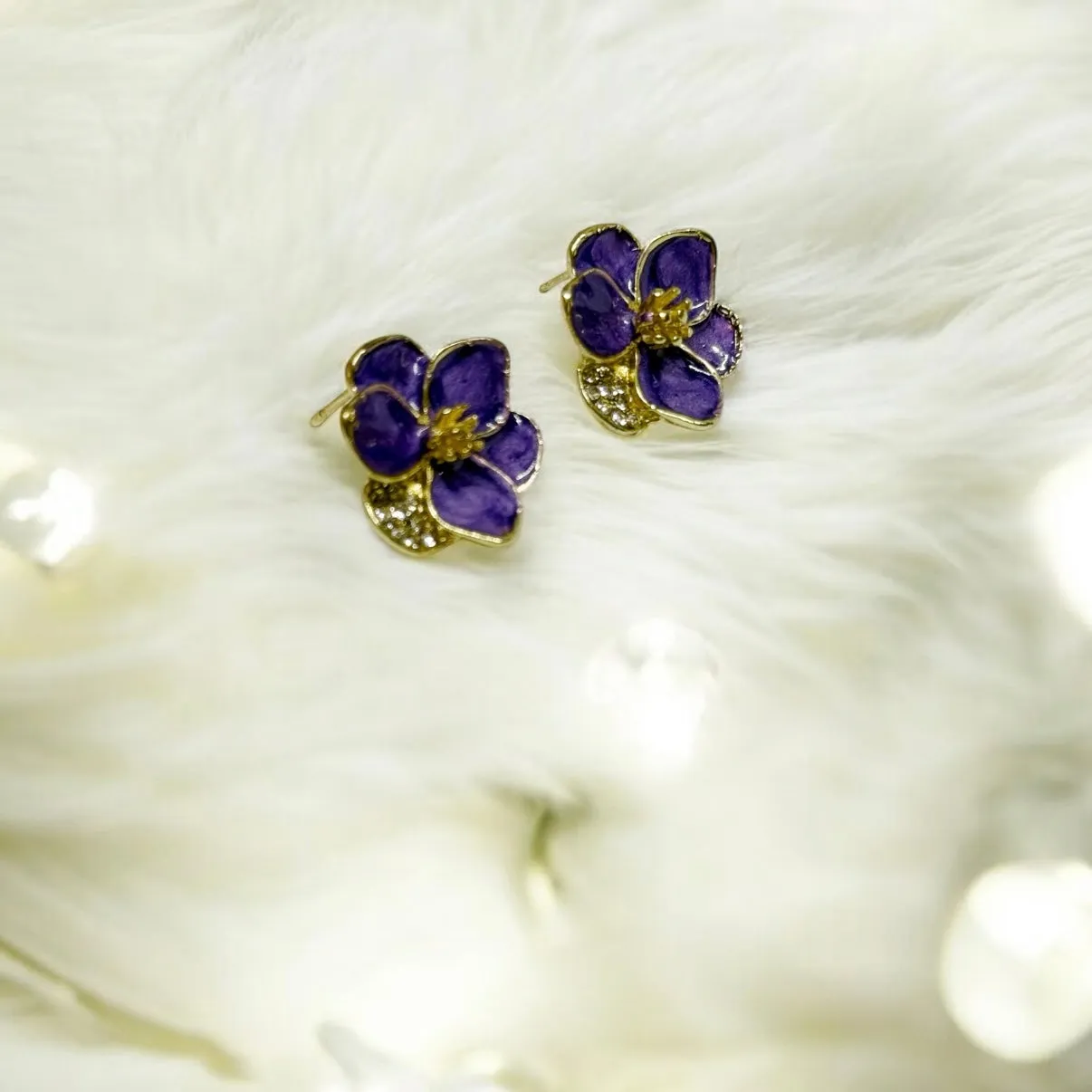 Minimalist- Purple studs earrings