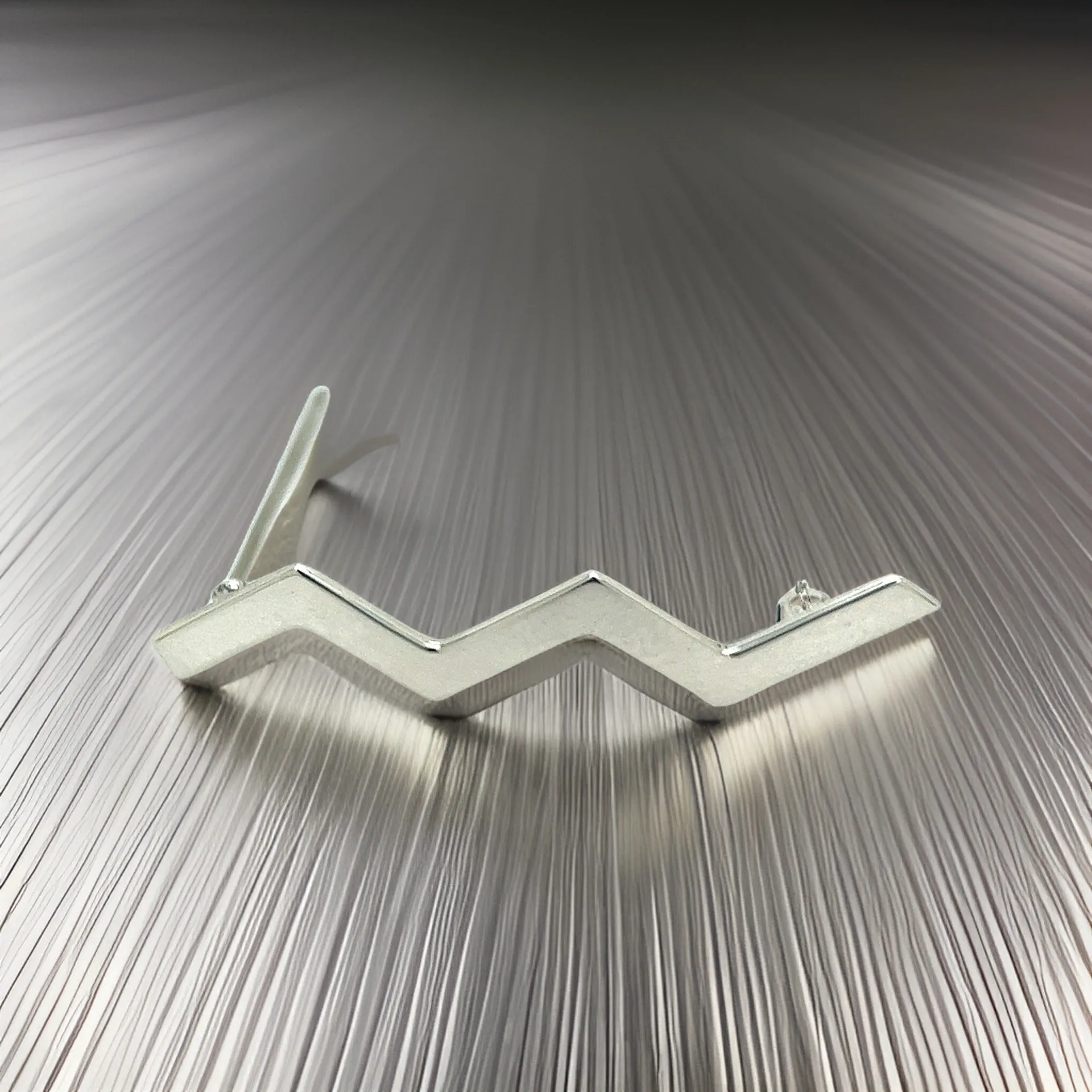 Tiffany & Co Estate Zigzag Wave Brooch Pin Sterling Silver By Paloma Picasso TIF483