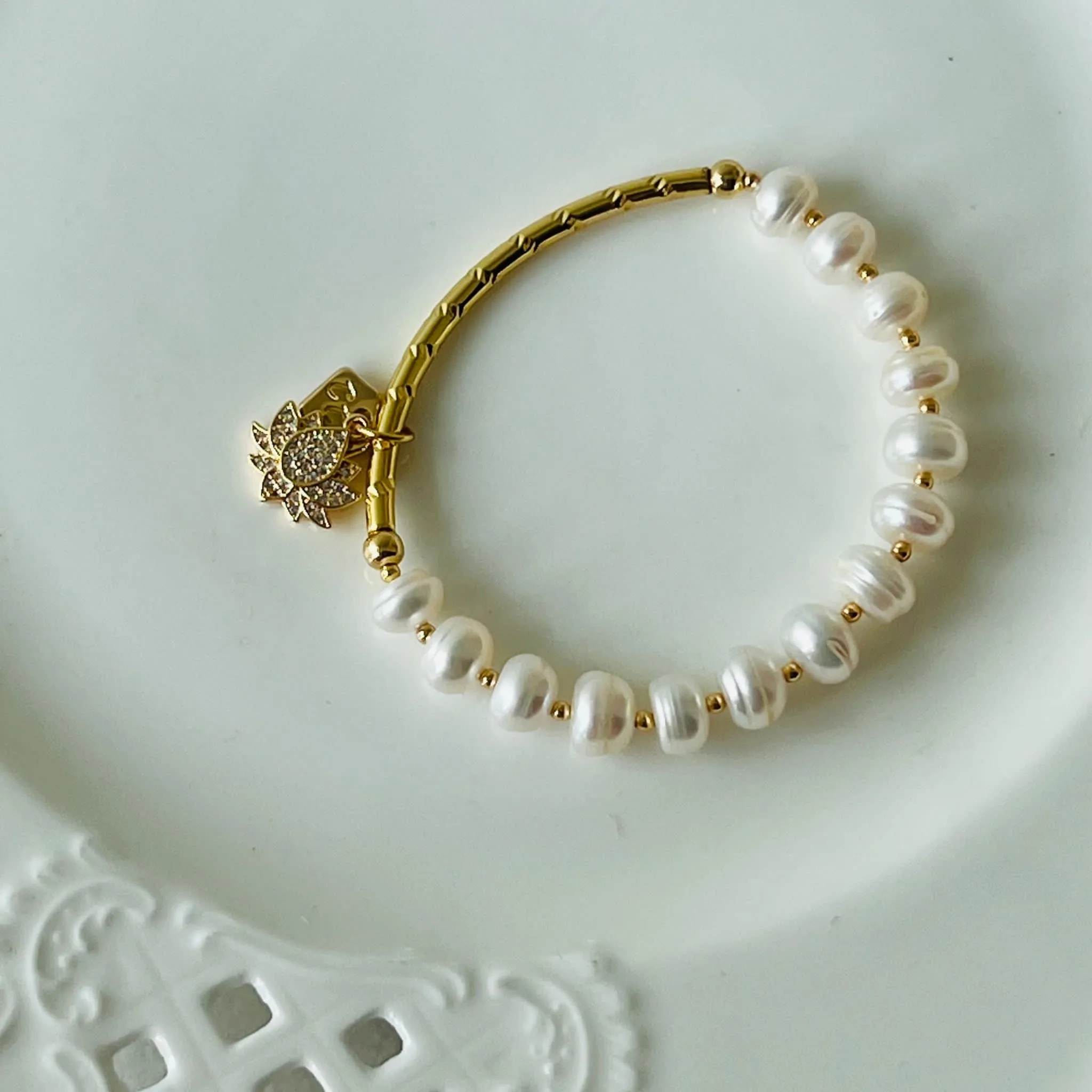 White Pearl Baby Diadem Bracelet